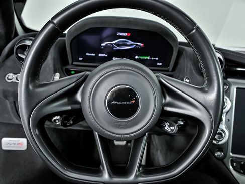 Used 2018 McLaren 720S image 30