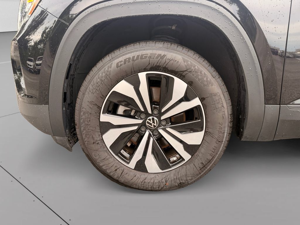 Used 2024 Volkswagen Atlas Cross Sport SE FWD image 28