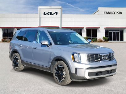 Used 2024 Kia Telluride S w/ S Sunroof Package