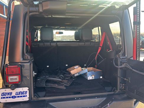 Used 2017 Jeep Wrangler Unlimited Rubicon image 26