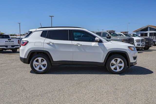 Used 2018 Jeep Compass Latitude w/ Popular Equipment Group FWD image 3