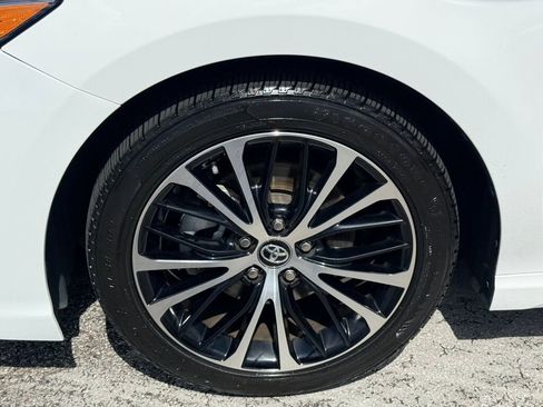 Used 2020 Toyota Camry SE image 16