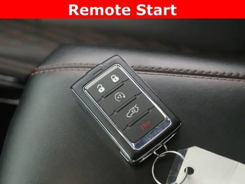 Used 2025 Jeep Grand Cherokee Summit image 3