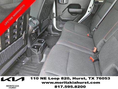 Used 2022 Jeep Wrangler Unlimited Rubicon AWD/4WD image 30