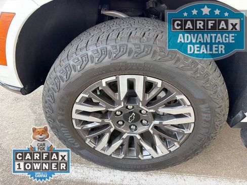 Used 2025 Chevrolet Tahoe Z71 w/ Comfort Package AWD/4WD image 9