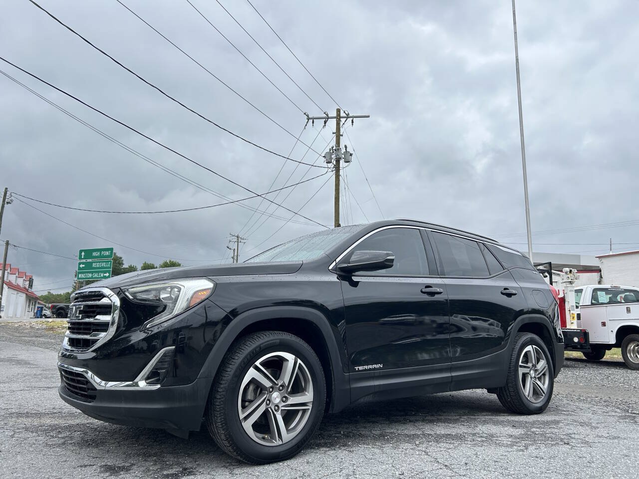 Used 2018 GMC Terrain SLT w/ Infotainment Package II AWD/4WD image 1