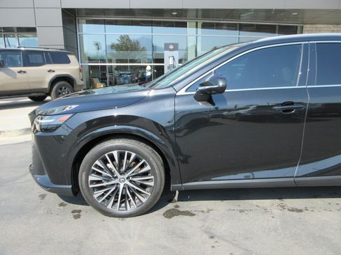 Used 2024 Lexus RX 350 Premium Plus w/ Convenience Package AWD/4WD image 2
