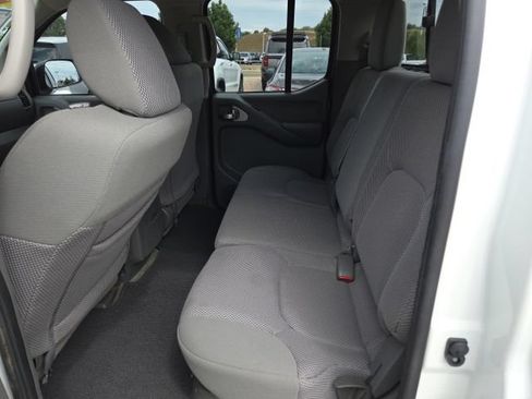 Used 2017 Nissan Frontier SV w/ SV Value Truck Package RWD image 17