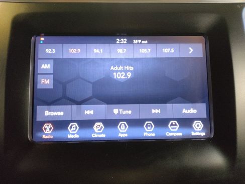 Used 2019 Jeep Cherokee Latitude w/ Popular Appearance Group image 25