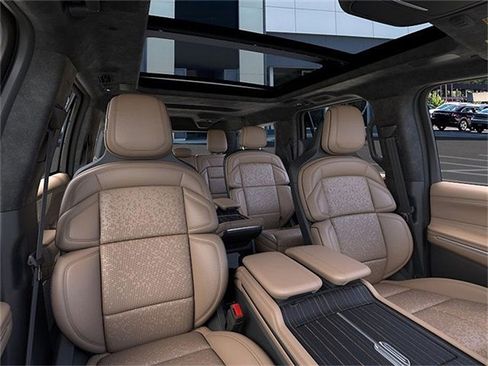 New 2026 Lincoln Navigator L Black Label AWD/4WD image 10