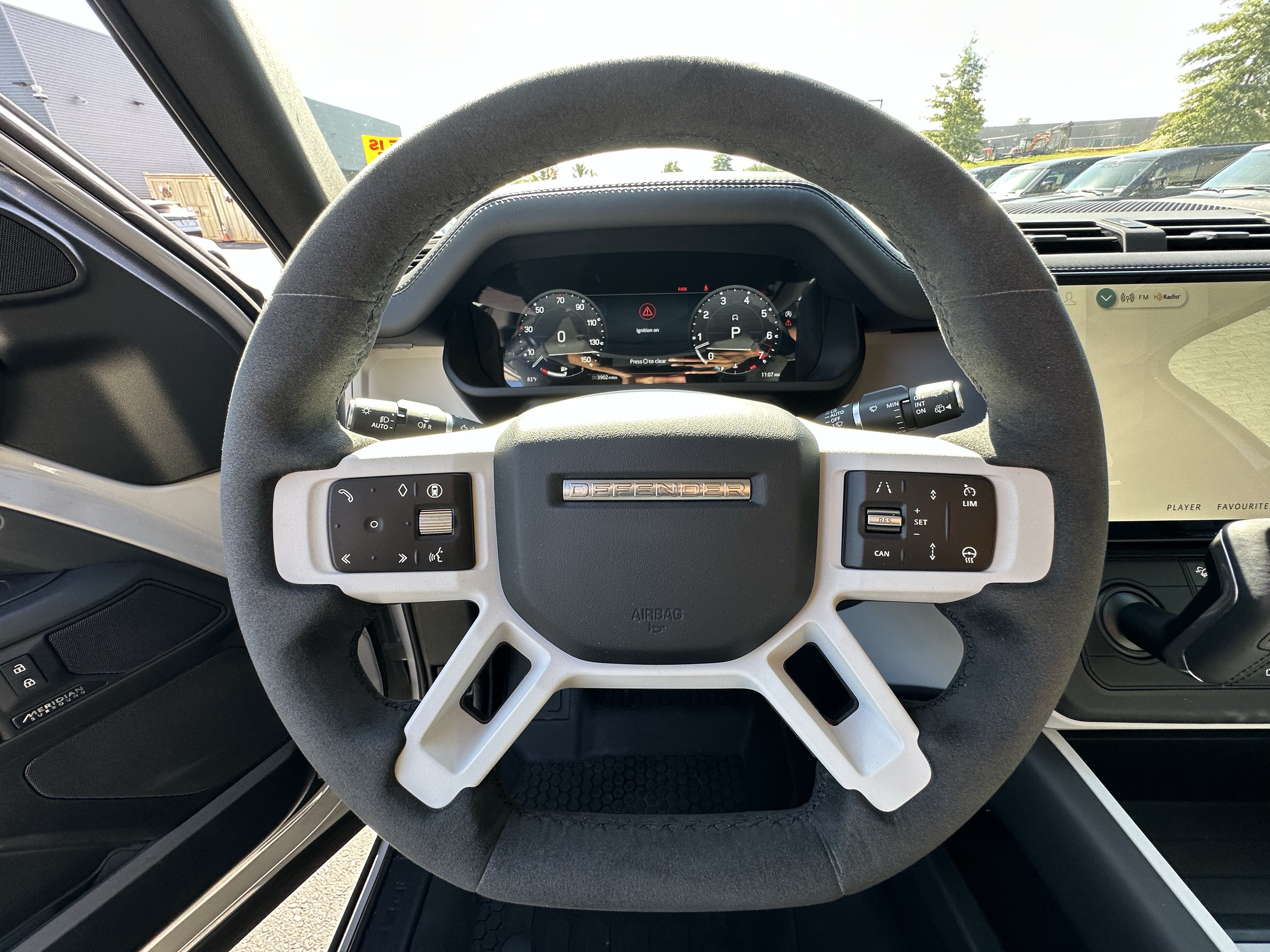 Used 2026 Land Rover Defender 110 X-Dynamic SE AWD/4WD image 22