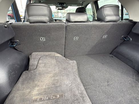 Used 2024 Kia Niro SX Touring image 27