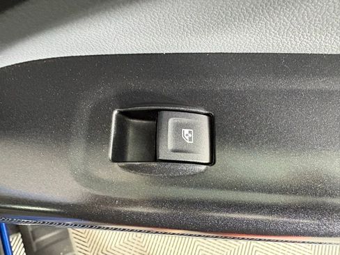 Used 2021 Chevrolet Colorado Z71 w/ Safety Package AWD/4WD image 38