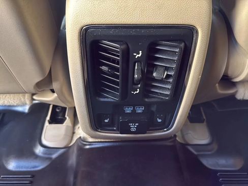 Used 2015 Jeep Grand Cherokee Overland w/ Advanced Technology Group AWD/4WD image 28