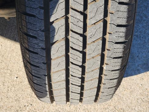 Used 2023 Ford F150 Lariat w/ FX4 Off-Road Package image 12