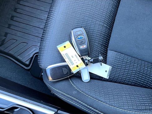 Used 2021 Subaru Ascent Premium w/ Convenience Package image 31