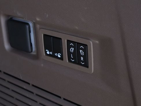 Certified 2023 GMC Yukon Denali RWD image 28