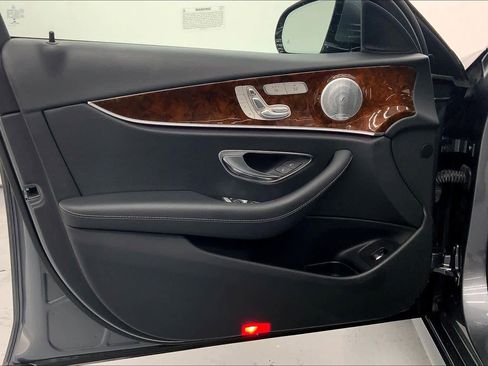 Used 2020 Mercedes-Benz E 350 Sedan image 19