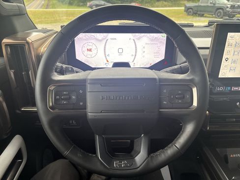 Used 2025 GMC Hummer EV 2X AWD/4WD image 15