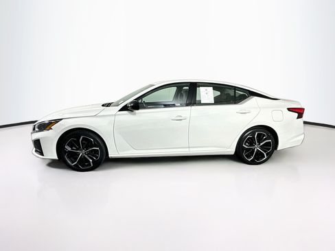 Used 2025 Nissan Altima 2.5 SR FWD image 4