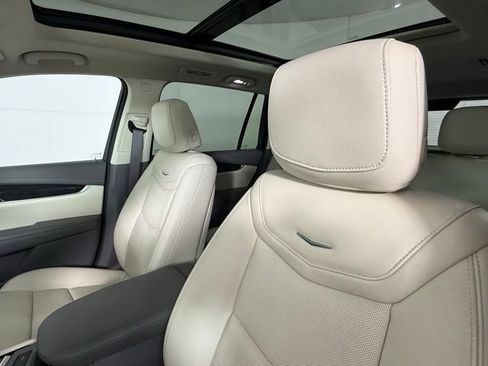 Used 2021 Cadillac XT6 Premium Luxury FWD image 5