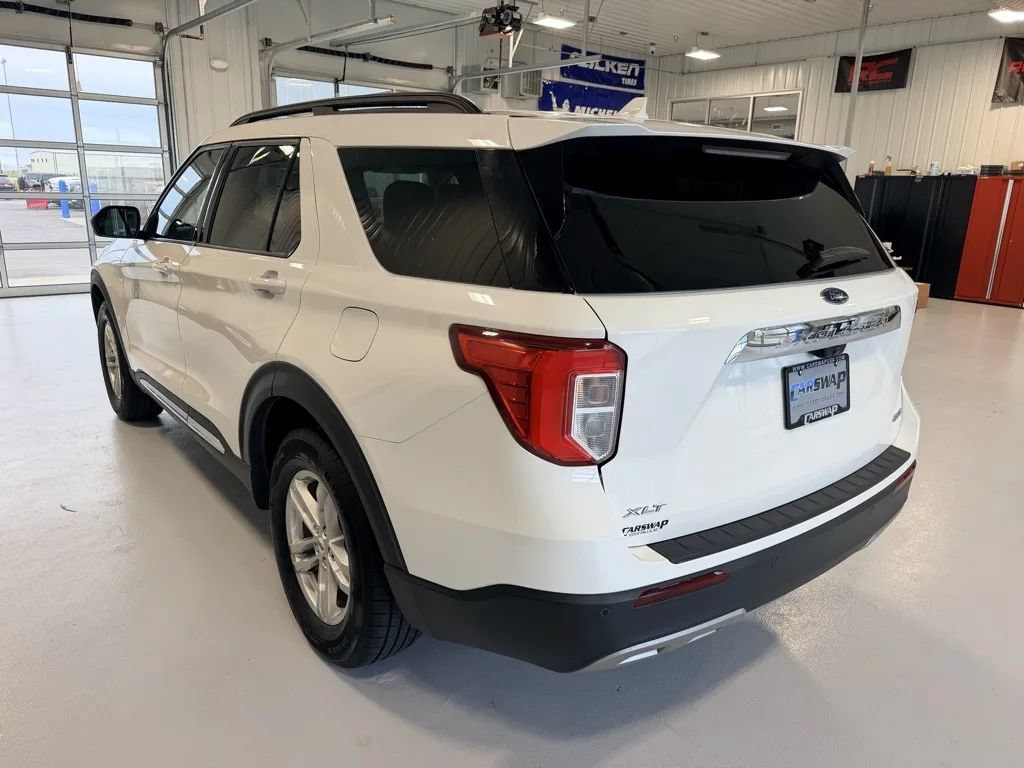 Used 2024 Ford Explorer XLT w/ Equipment Group 202A AWD/4WD image 5