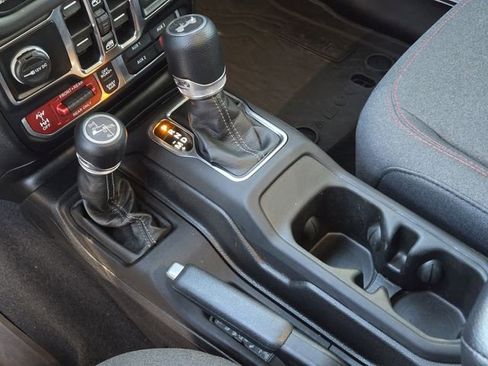 Certified 2024 Jeep Wrangler Unlimited Rubicon image 22