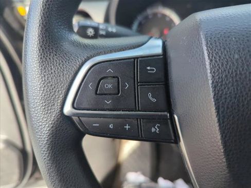 Used 2020 Toyota Highlander L image 12