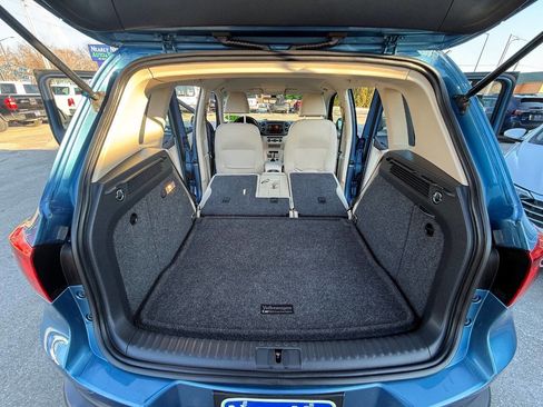 Used 2017 Volkswagen Tiguan S image 24