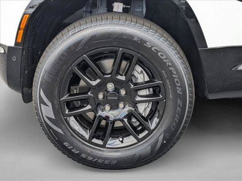 New 2026 Land Rover Defender 110 X-Dynamic SE AWD/4WD image 10