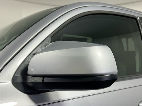 Used 2020 Toyota Tacoma SR5 w/ SR5 Appearance Package (SM) image 12