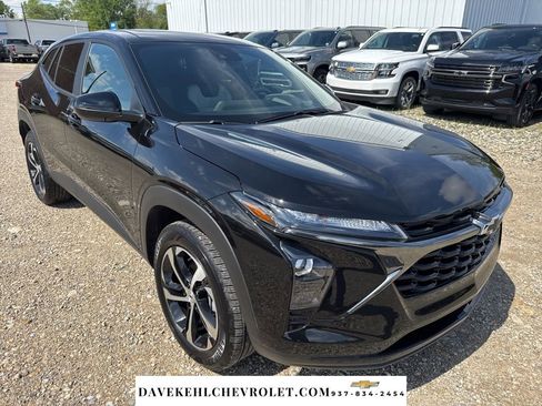 Used 2025 Chevrolet Trax RS w/ Sunroof Package FWD image 7