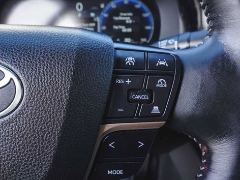 Used 2024 Toyota Crown XLE image 23