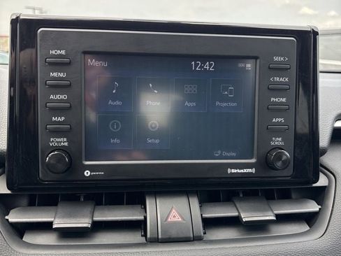 Used 2020 Toyota RAV4 XLE w/ Convenience Package AWD/4WD image 18