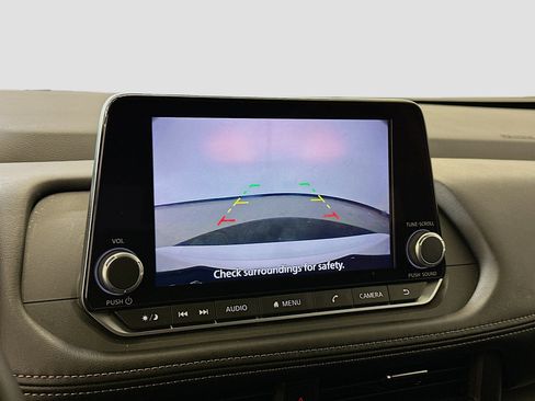 Used 2025 Nissan Rogue SV image 22