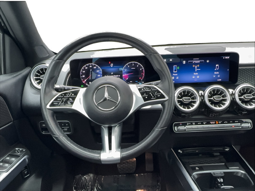Used 2025 Mercedes-Benz GLB 250 4MATIC image 36