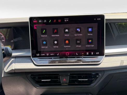 New 2026 Volkswagen Tiguan SE R-Line AWD/4WD image 17