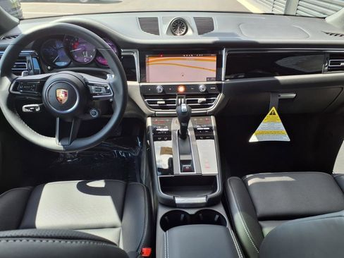 Used 2025 Porsche Macan AWD image 55