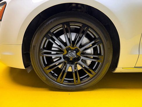 Used 2015 Audi A8 L 4.0T w/ Premium Package image 10