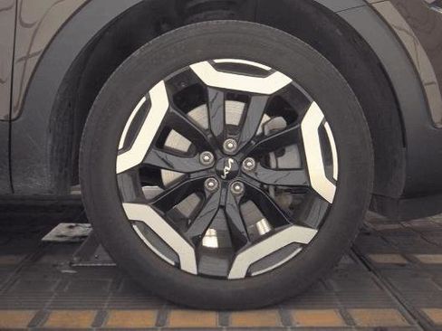 Used 2025 Kia Telluride S image 26