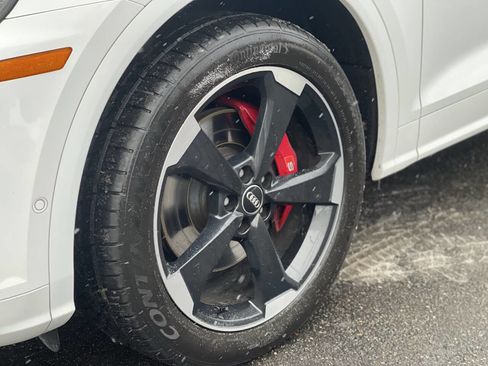 Used 2019 Audi SQ5 Prestige w/ Prestige Package image 5