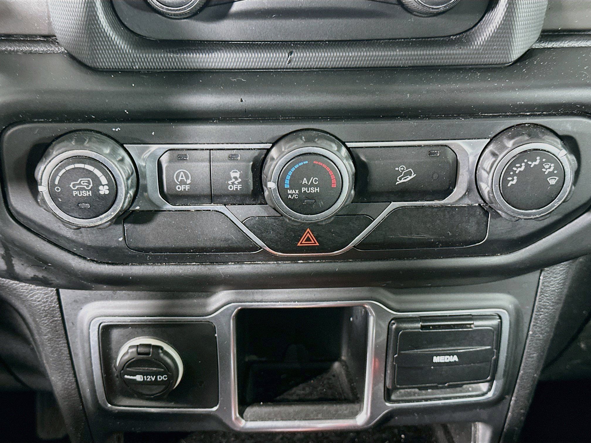 Used 2018 Jeep Wrangler Unlimited Sport AWD/4WD image 22