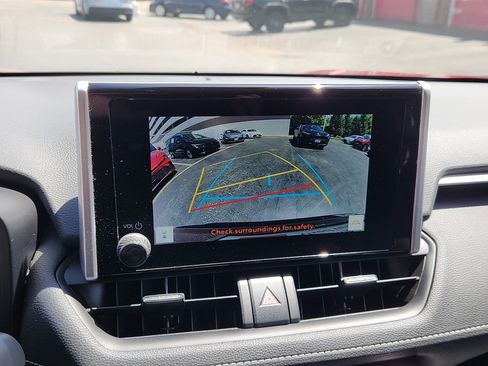 Certified 2025 Toyota RAV4 XLE AWD/4WD image 15