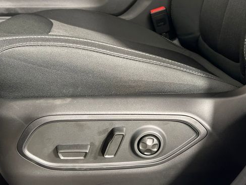 New 2025 Jeep Grand Cherokee Laredo image 24