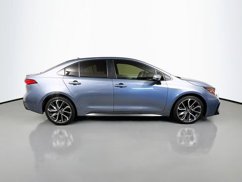 Used 2022 Toyota Corolla SE image 3