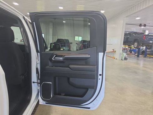 Used 2023 Chevrolet Silverado 1500 LT AWD/4WD image 28