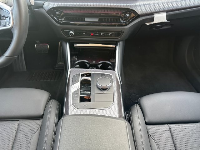 Certified 2026 BMW 330i xDrive Sedan w/ M Sport Package AWD/4WD image 11