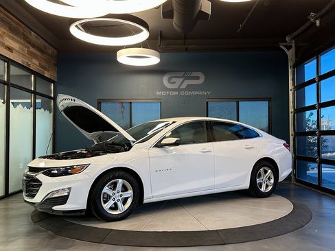 Used 2021 Chevrolet Malibu LS image 22