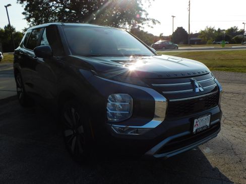 New 2025 Mitsubishi Outlander SE image 7