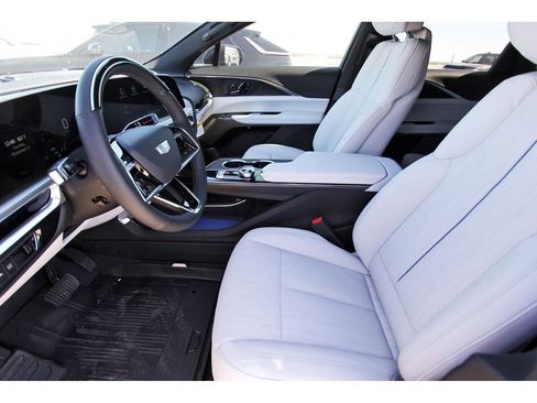 New 2026 Cadillac Lyriq Luxury image 6